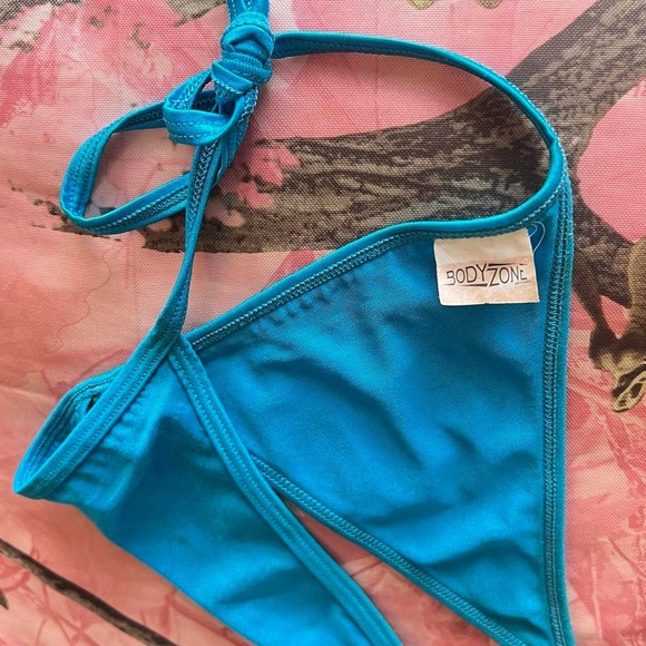 body zone y2k rave iridescent blue triangle tie bralette - Picture 6 of 6